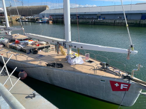 FOREL au quai d'armement Lorient Keroman avant essais en mer 